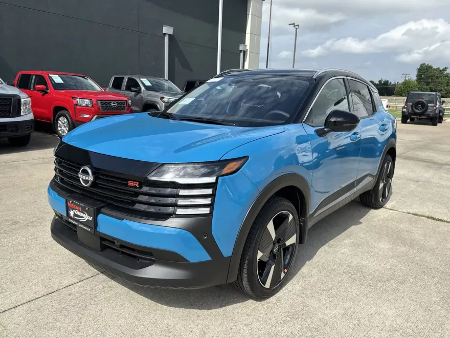 2025 Nissan Kicks SR photo 1