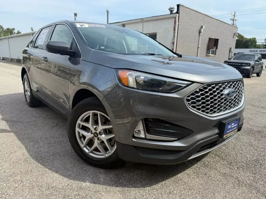 2024 Ford Edge SEL photo 1