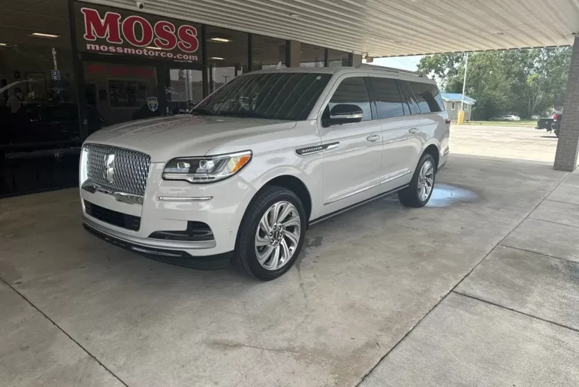 2024 Lincoln Navigator L Reserve photo 1