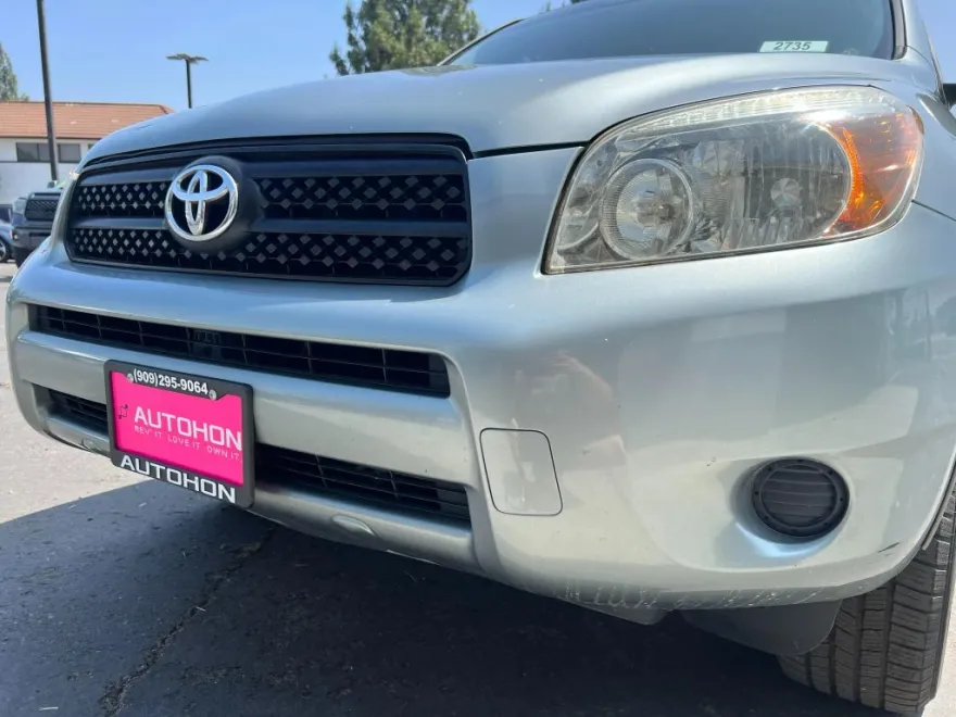 2008 Toyota RAV4 Sport photo 1