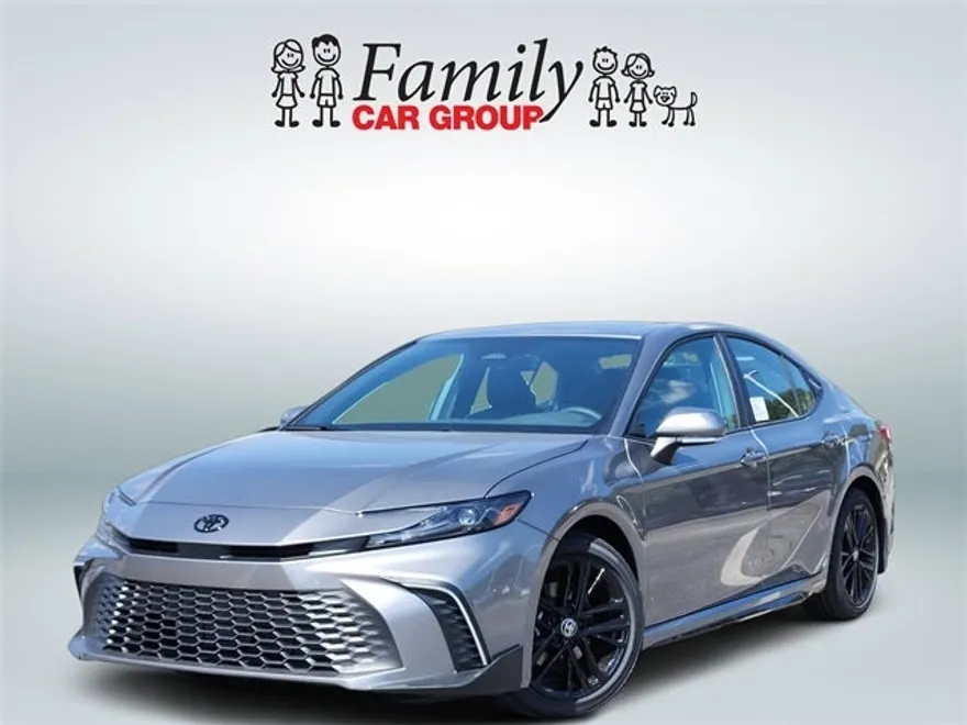 2026 Toyota Camry SE photo 1