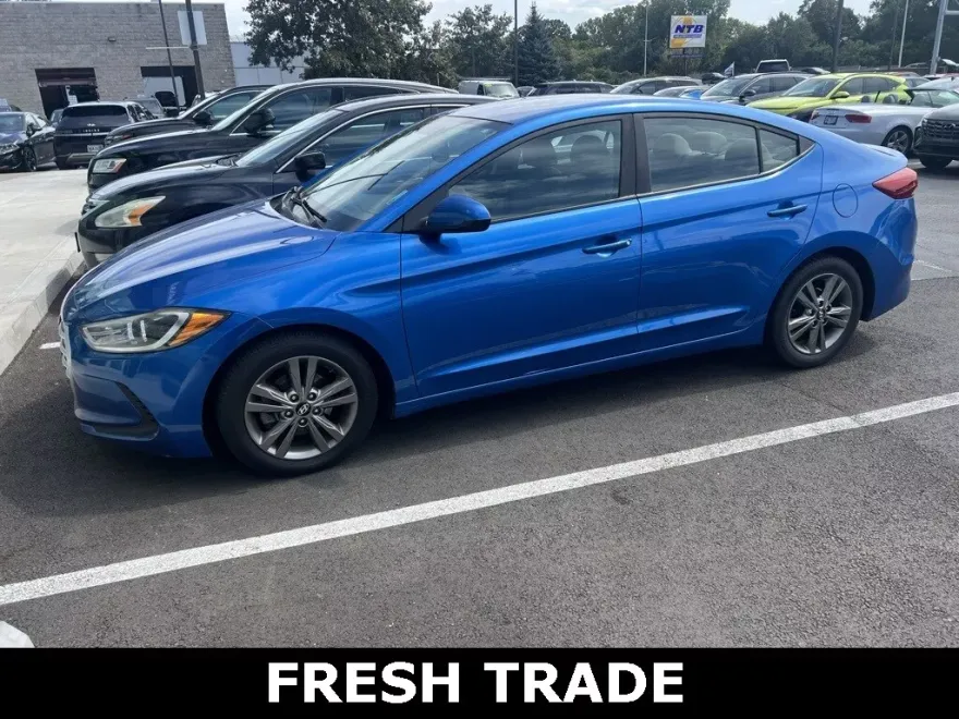 2017 Hyundai Elantra SE photo 1