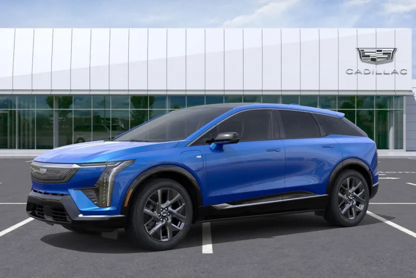 2025 Cadillac Optiq Luxury photo 1