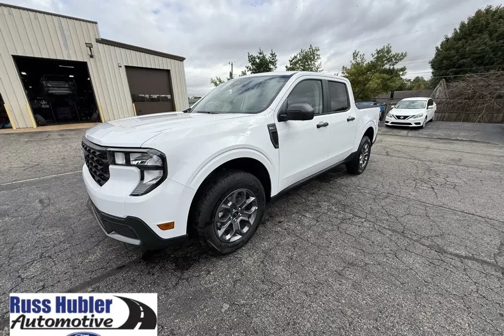 2025 Ford Maverick XLT photo 1