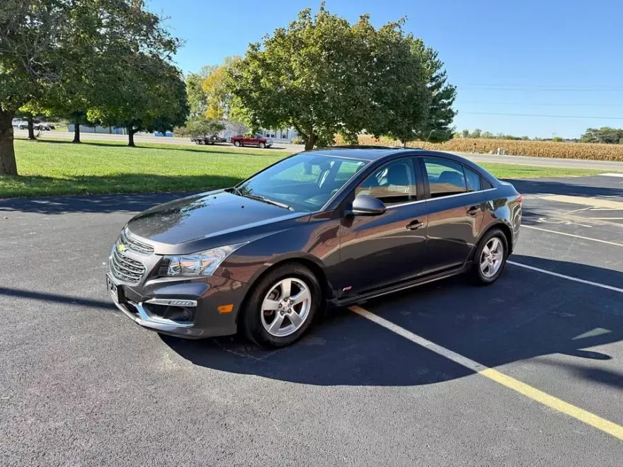 2016 Chevrolet Cruze photo 1