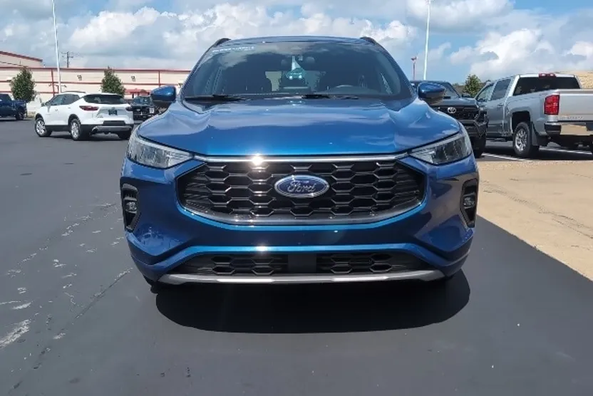 2023 Ford Escape ST-Line Select photo 1