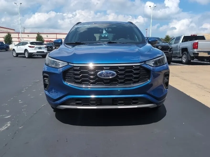2023 Ford Escape ST-Line Select photo 1