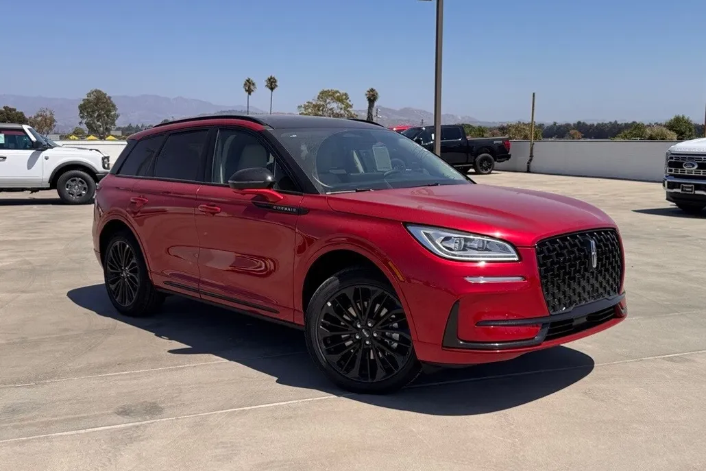 2025 Lincoln Corsair Grand Touring photo 1