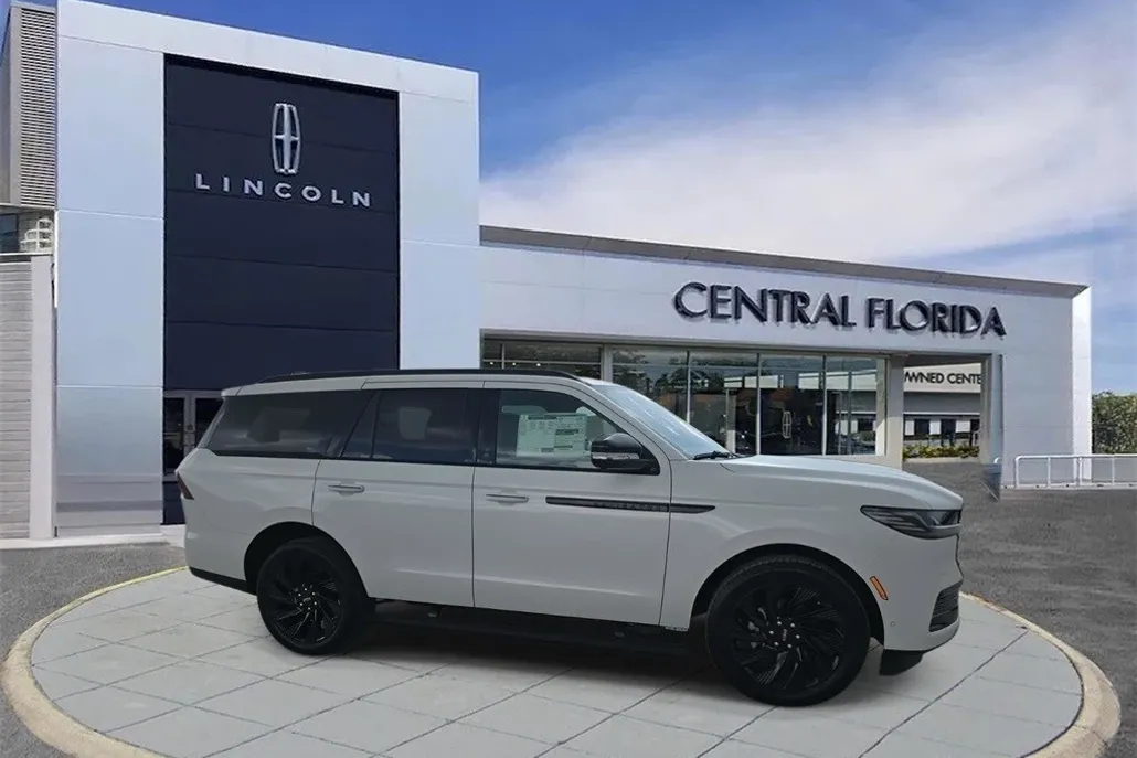 2025 Lincoln Navigator Reserve photo 1