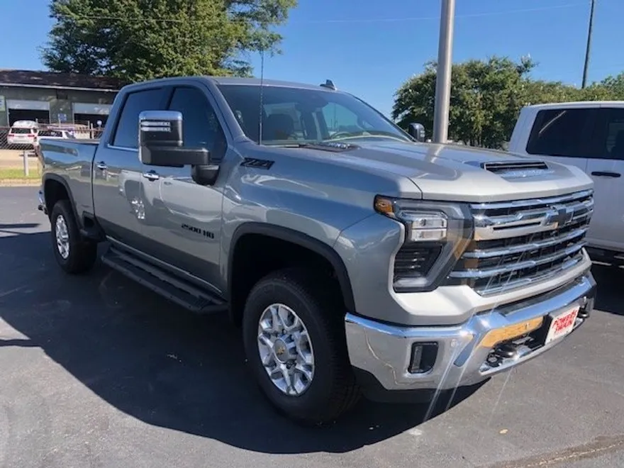 2025 Chevrolet Silverado 2500HD LTZ photo 1