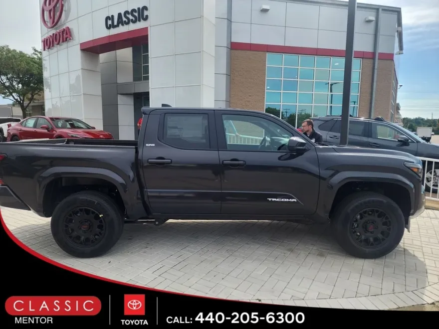 2025 Toyota Tacoma SR5 photo 1