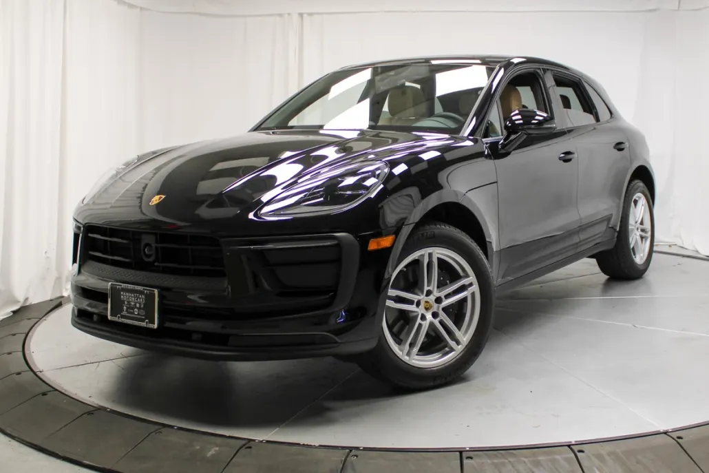 2025 Porsche Macan Base photo 1
