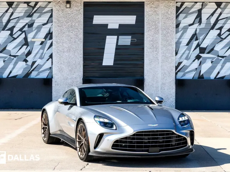 2025 Aston Martin Vantage photo 1
