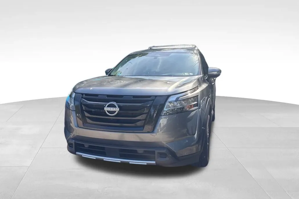 2024 Nissan Pathfinder SL photo 1