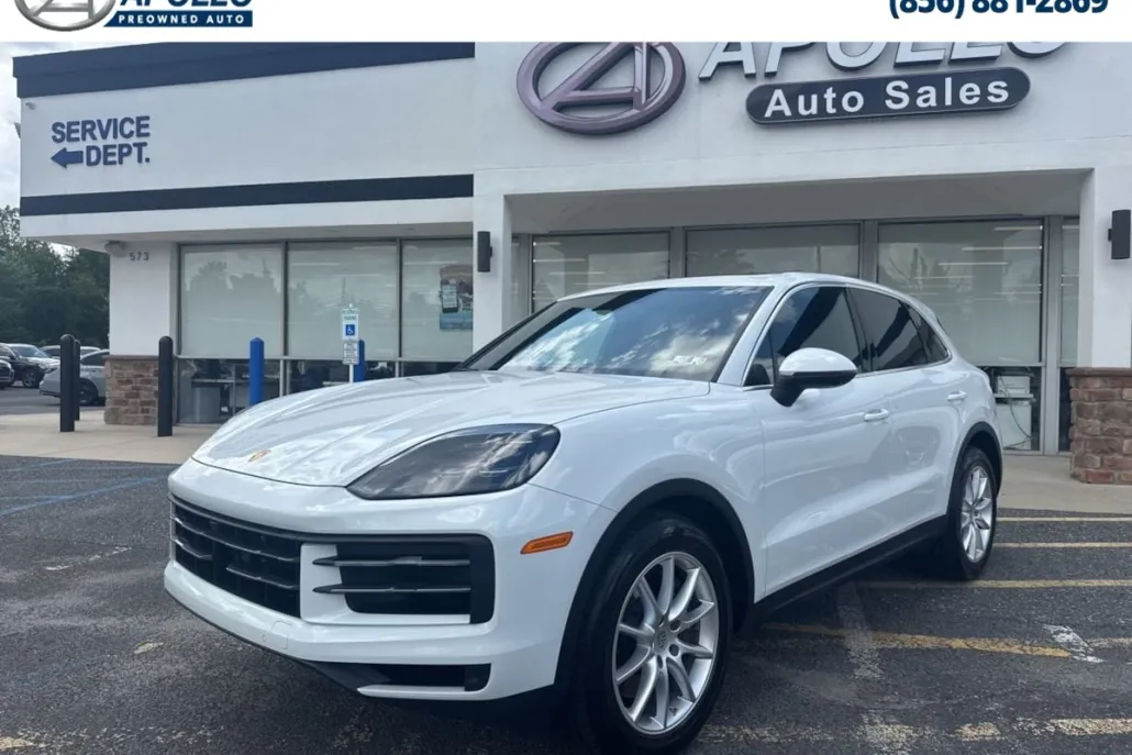 2024 Porsche Cayenne photo 1