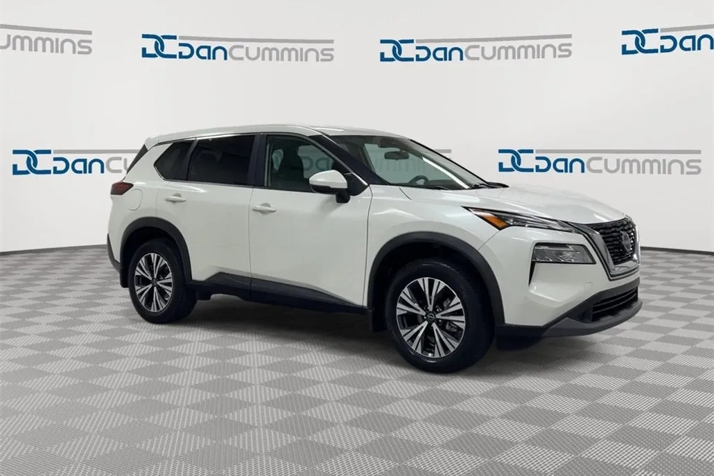 2022 Nissan Rogue SV photo 1