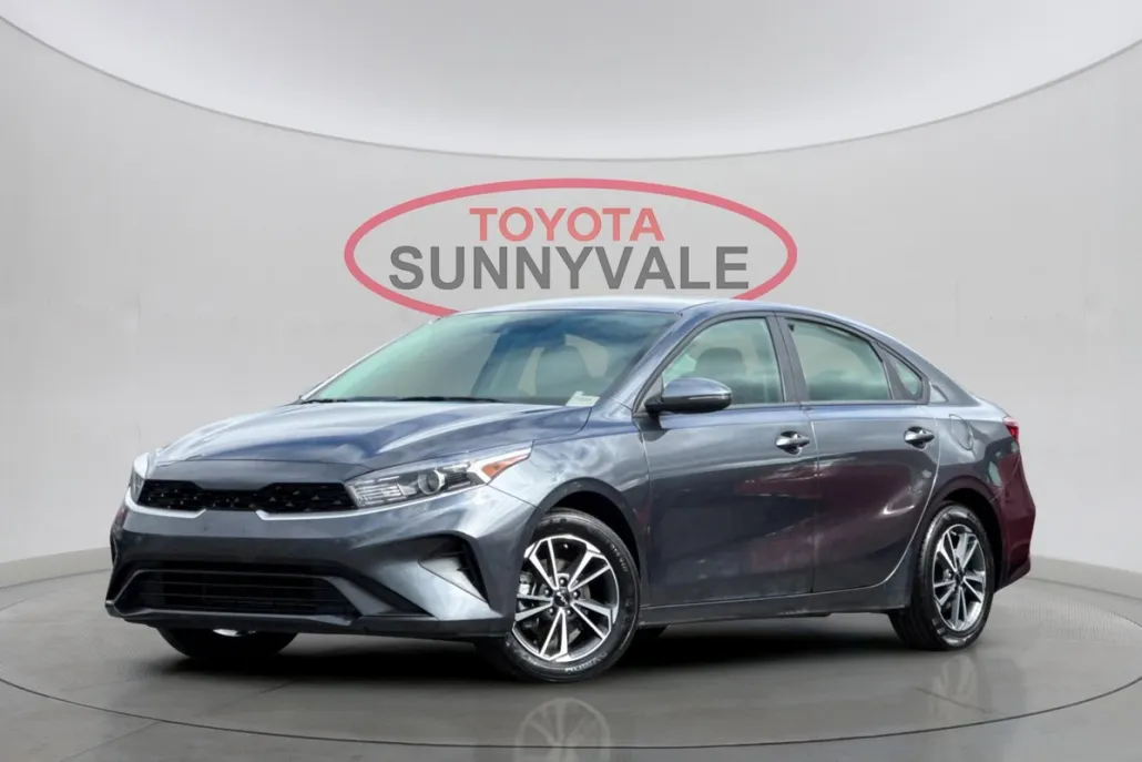 2022 Kia Forte FE LXS photo 1