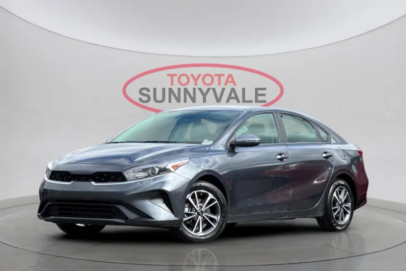 2022 Kia Forte FE LXS photo 1