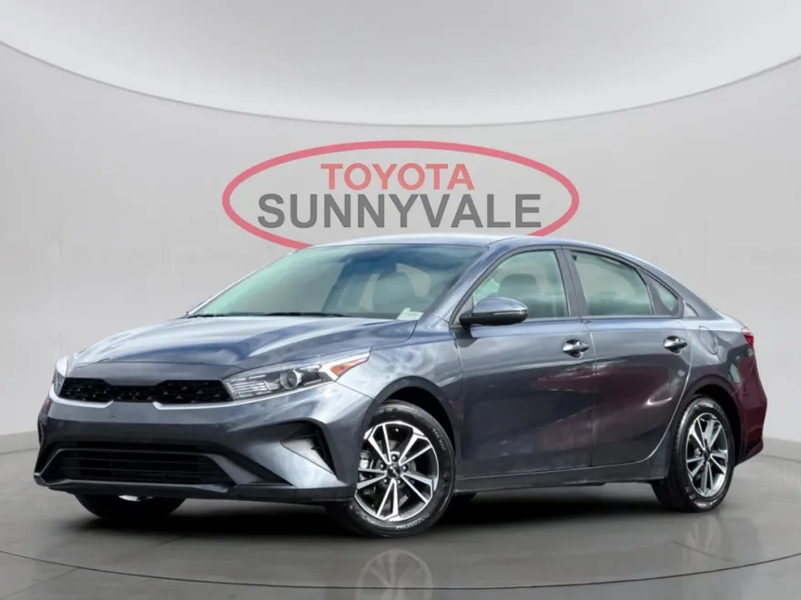 2022 Kia Forte FE LXS photo 1