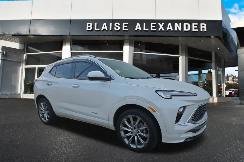 2024 Buick Encore GX Avenir photo 1