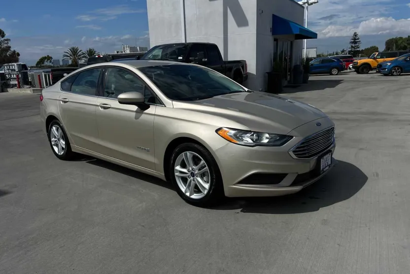 2018 Ford Fusion Hybrid S photo 1