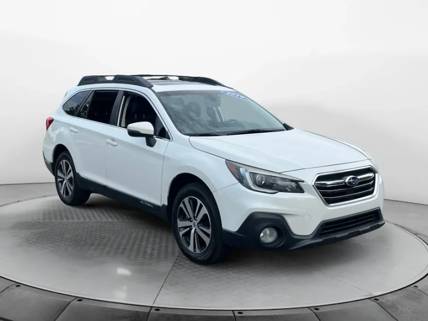 2019 Subaru Outback 2.5i Limited photo 1