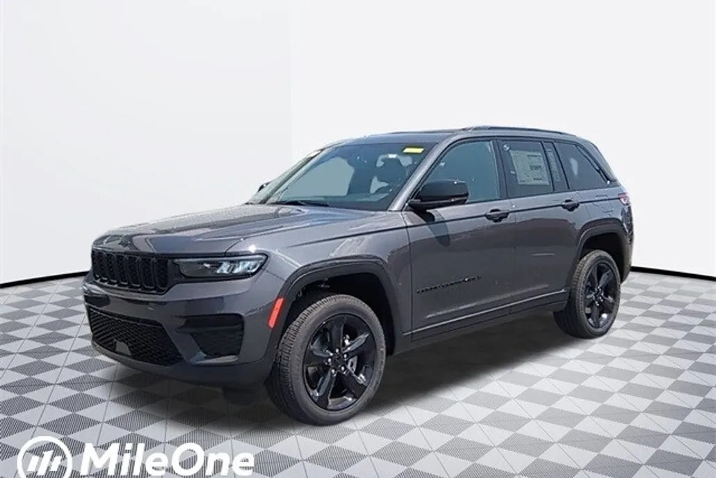 2025 Jeep Grand Cherokee Laredo Sport photo 1