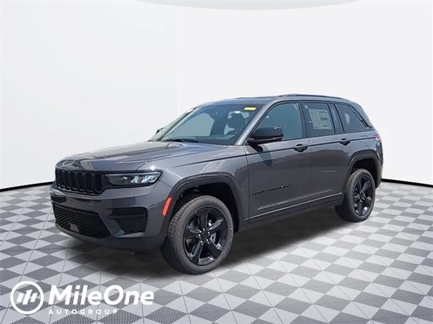 2025 Jeep Grand Cherokee Laredo Sport photo 1