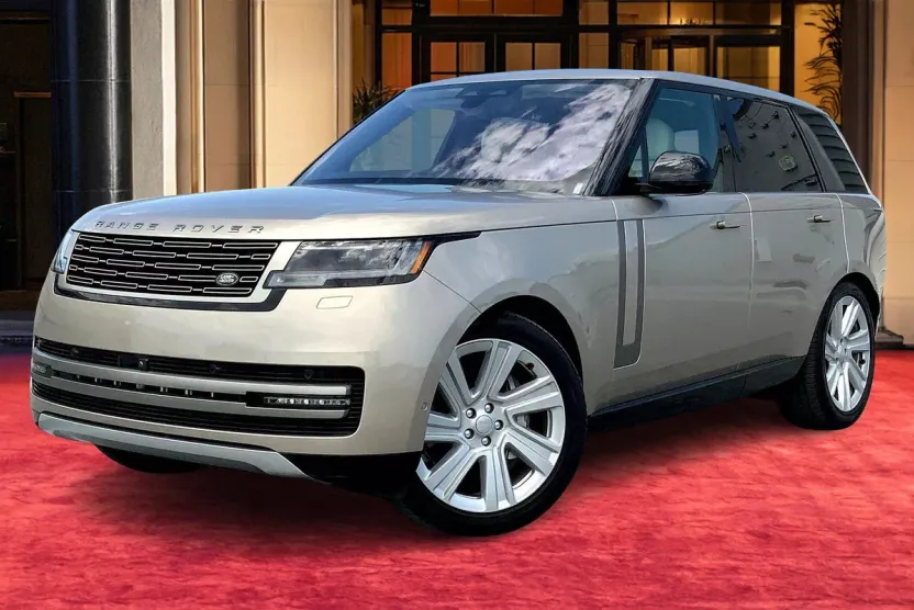 2022 Land Rover Range Rover SE photo 1