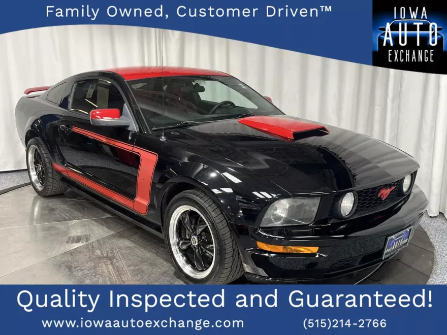 2005 Ford Mustang GT Premium photo 1