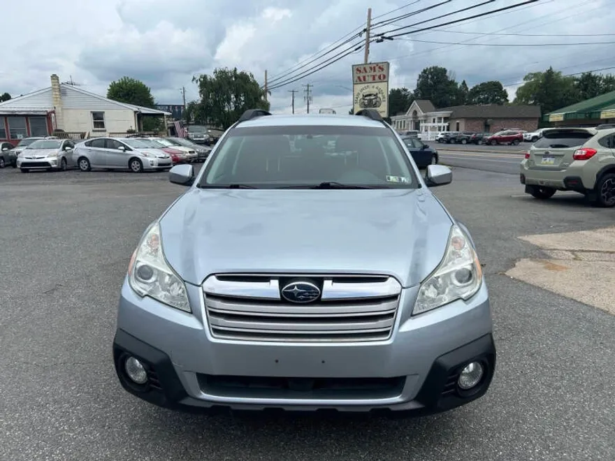 2013 Subaru Outback 2.5i Premium photo 1