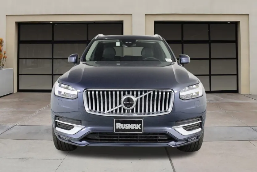 2025 Volvo XC90 photo 1