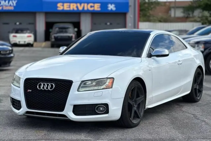 2010 Audi S5 photo 1