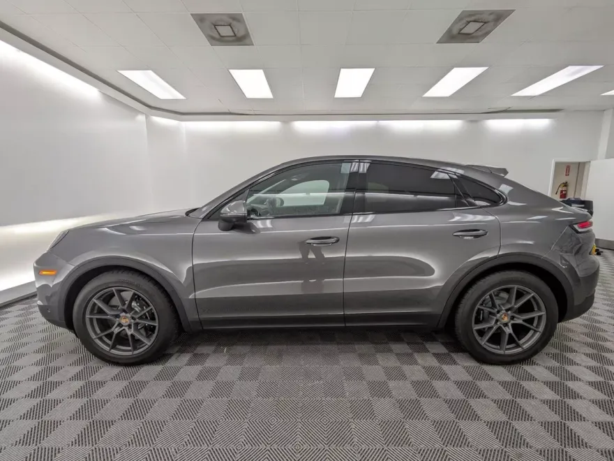 2025 Porsche Cayenne Coupe S photo 1