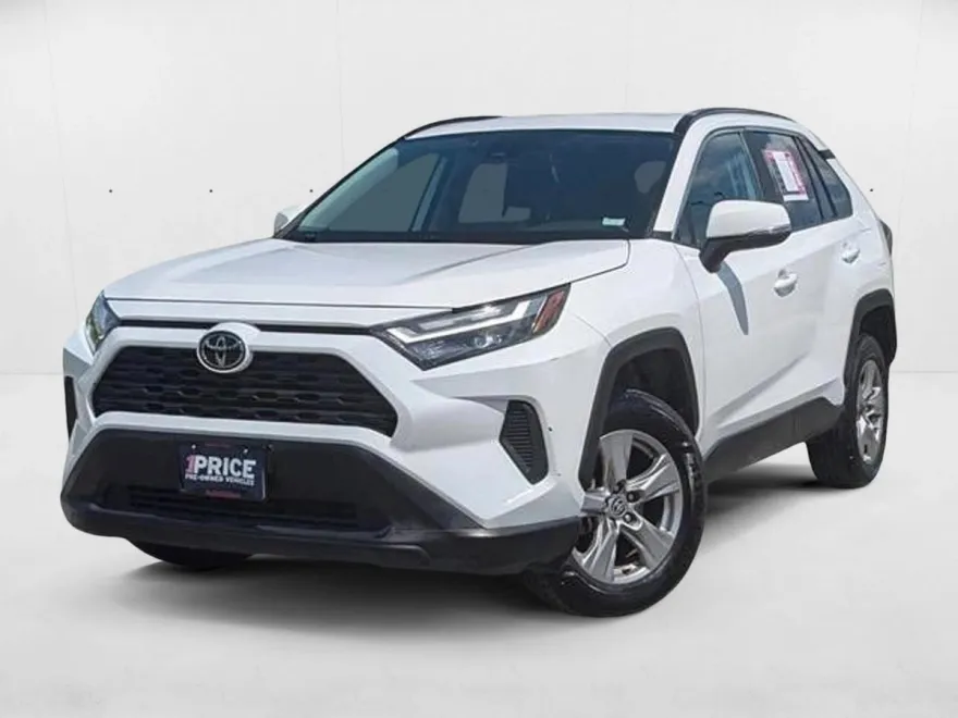 2023 Toyota RAV4 XLE photo 1