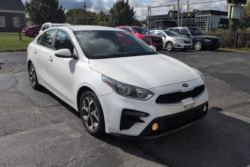 2019 Kia Forte LXS photo 1