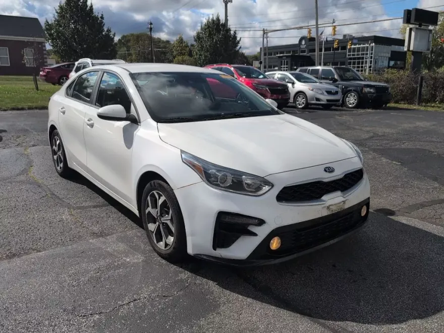 2019 Kia Forte LXS photo 1