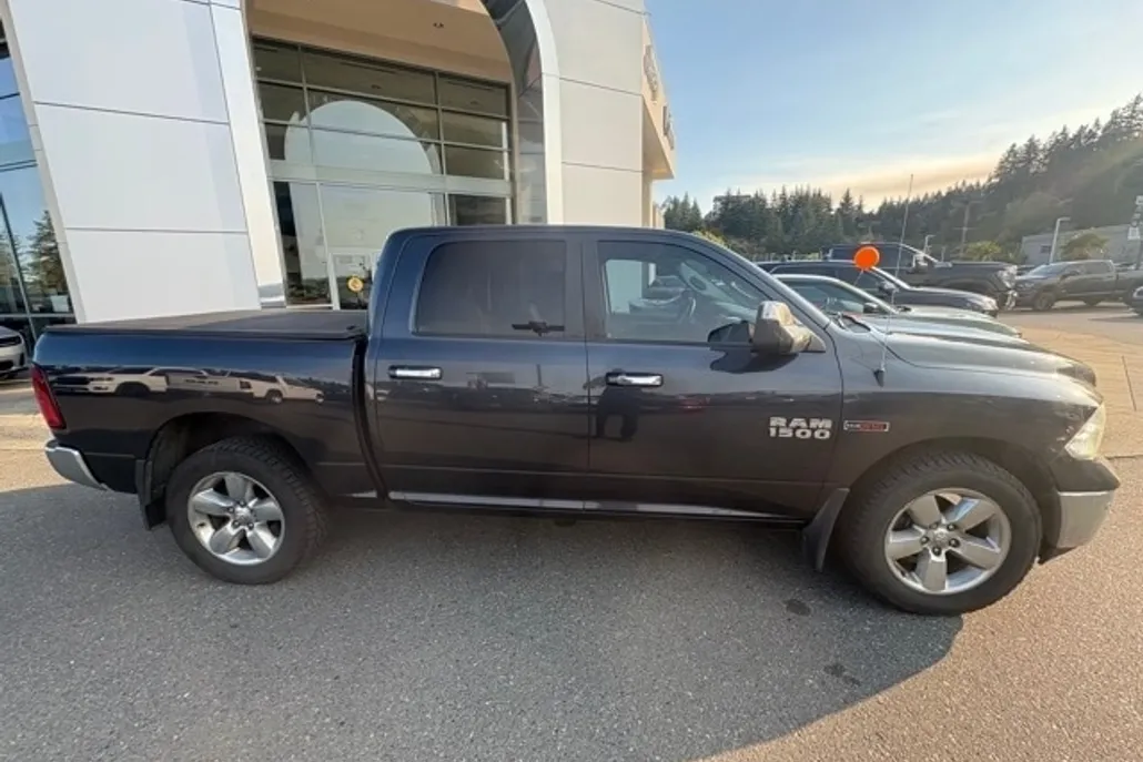 2014 Ram 1500 SLT photo 1
