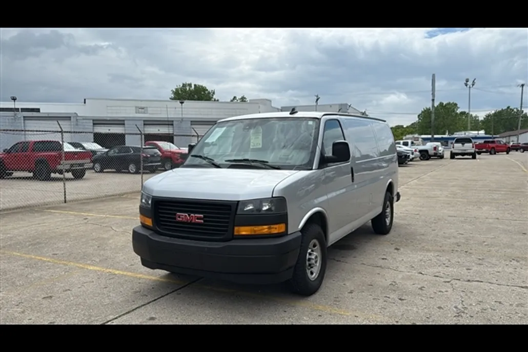 2021 Gmc Savana Cargo 2500 photo 1