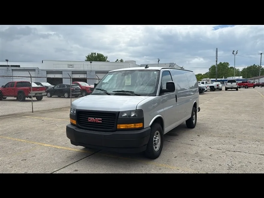 2021 Gmc Savana Cargo 2500 photo 1