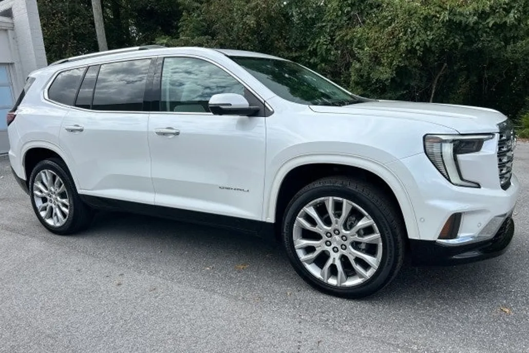 2024 Gmc Acadia Denali photo 1
