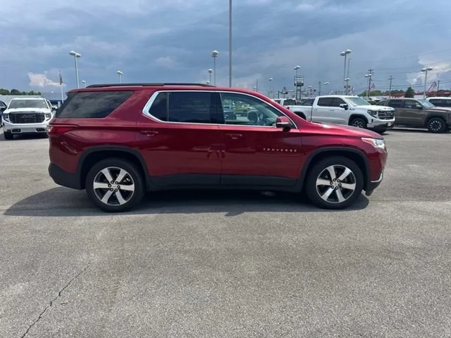 2021 Chevrolet Traverse Leather photo 1