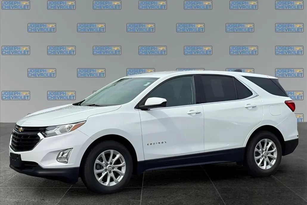 2020 Chevrolet Equinox LT photo 1