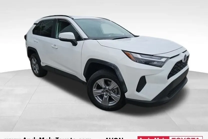 2022 Toyota RAV4 XLE photo 1