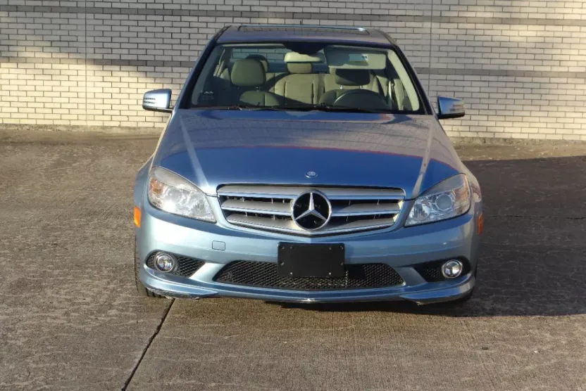 2010 Mercedes Benz C 300 Sport photo 1