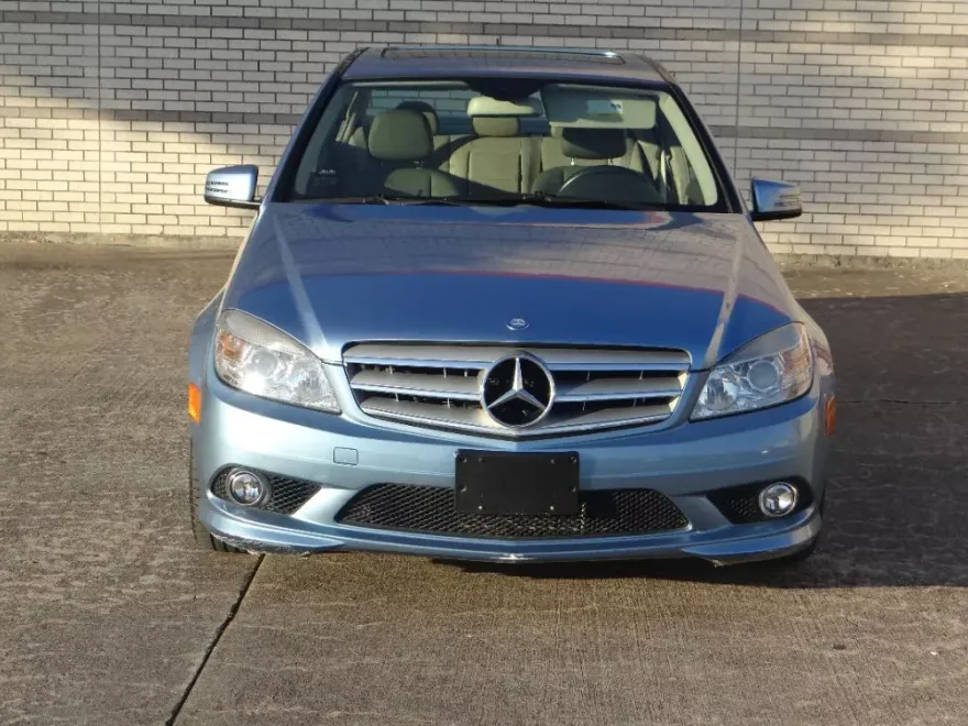 2010 Mercedes Benz C 300 Sport photo 1