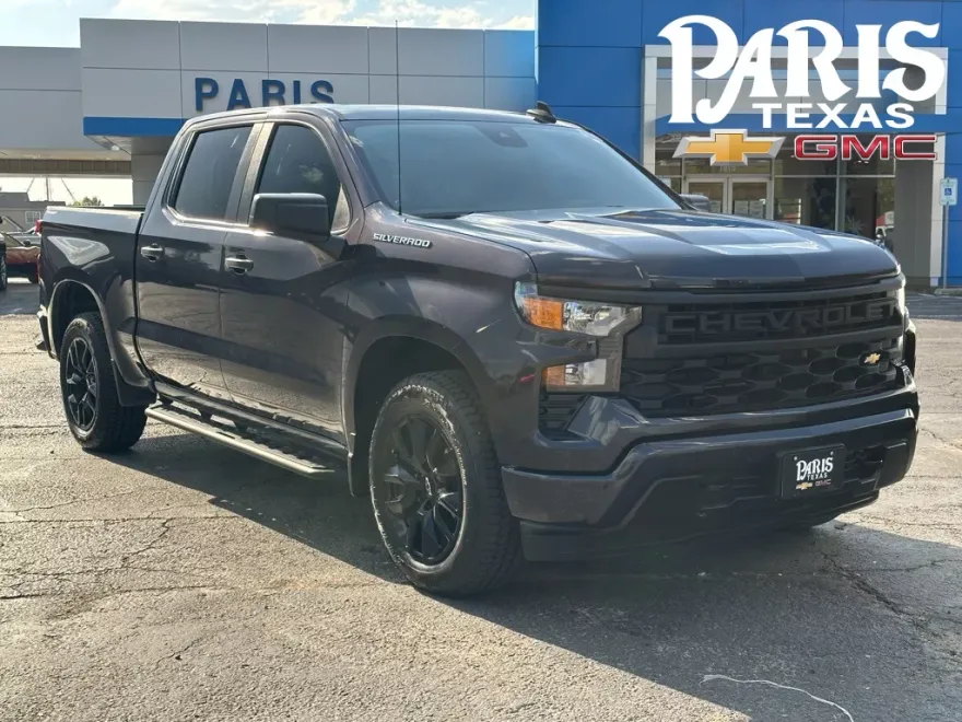 2023 Chevrolet Silverado 1500 Custom photo 1