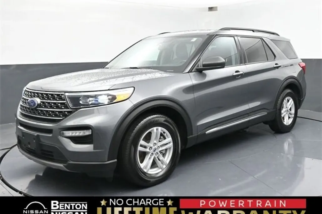 2024 Ford Explorer XLT photo 1
