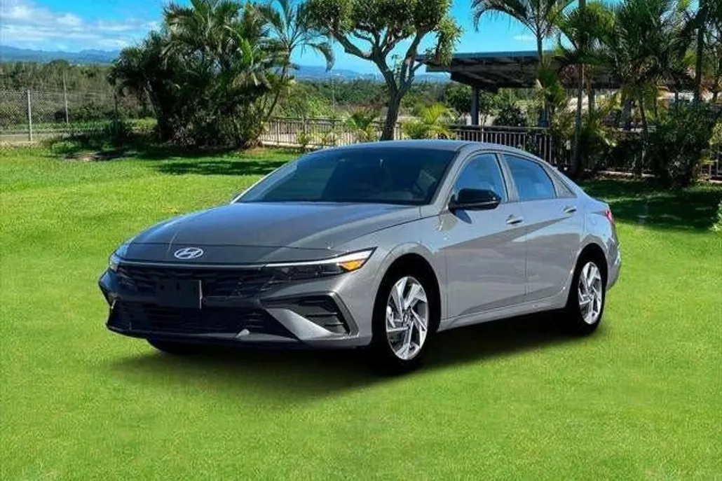 2025 Hyundai Elantra SEL Sport photo 1