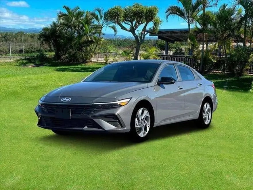 2025 Hyundai Elantra SEL Sport photo 1